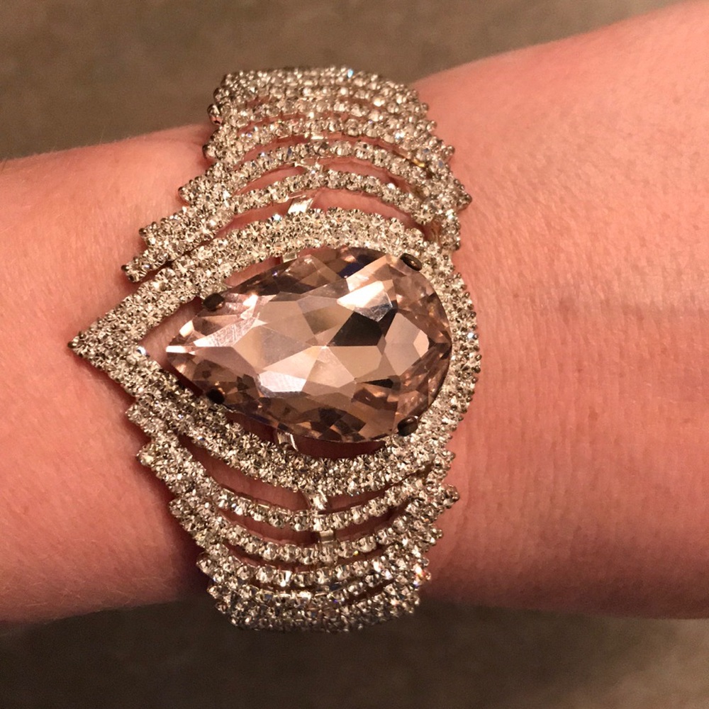 NWOT. gorgeous bracelet.